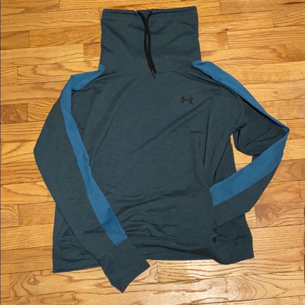 Turtleneck sweatshirt